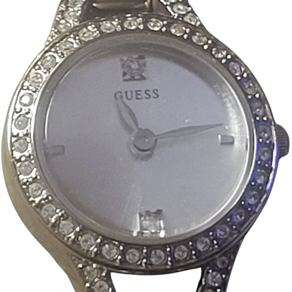 Guess Ladies Watch Elegant Dressy New‎ Battery Rhinestone accents 7 inch band